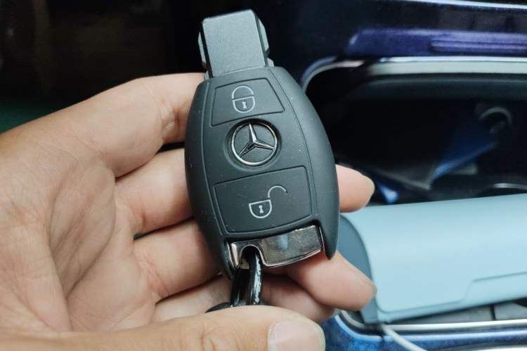 Used Mercedes-Benz GLC 2018 Facelift GLC 260 4MATIC Luxury Edition Vehicle Key