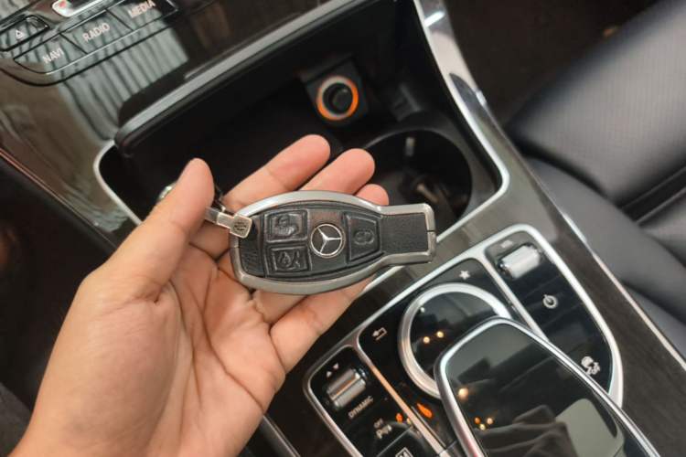 Used Mercedes-Benz GLC 2018 Facelifted GLC 260 4MATIC Dynamic Edition Vehicle Key