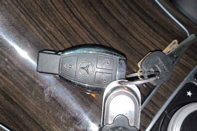 Used Mercedes-Benz GLC 2018 GLC 260 4MATIC Luxury Model Vehicle Key