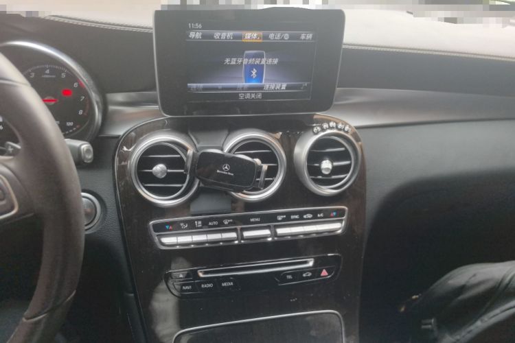 Used Mercedes-Benz GLC 2018 Facelift GLC 260 4MATIC Luxury Edition Audio And AC Panel