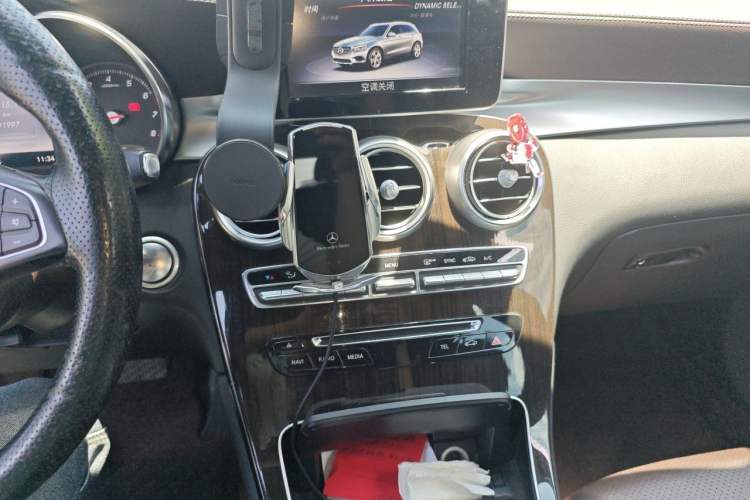 Used Mercedes-Benz GLC 2018 GLC 260 4MATIC Luxury Model Audio And AC Panel