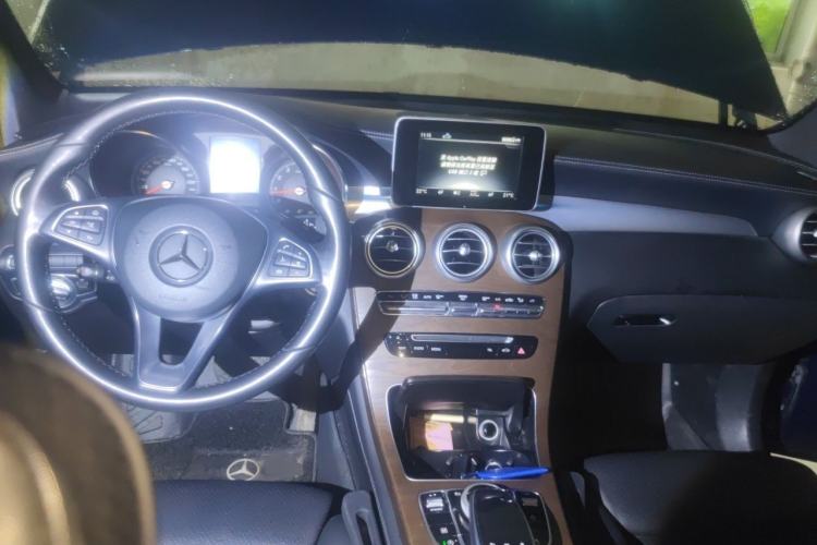 Used Mercedes-Benz GLC 2018 Refreshed GLC 300 4MATIC Dynamic Edition Center Console