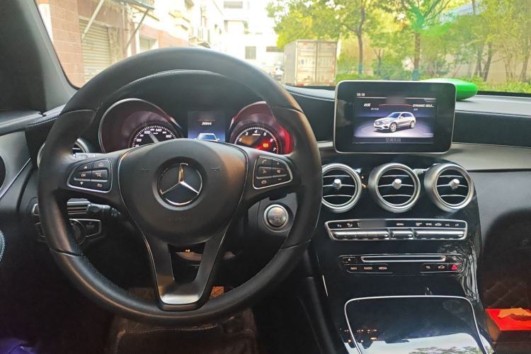 Used Mercedes-Benz GLC 2018 GLC 200 4MATIC Center Console