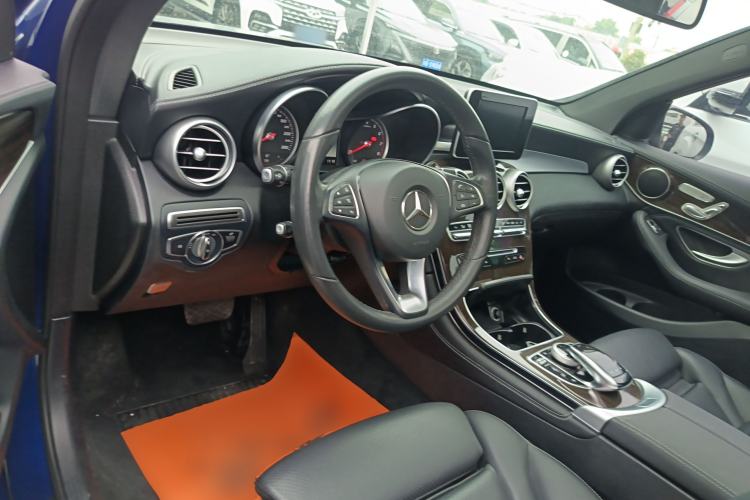 Used Mercedes-Benz GLC 2018 Facelifted GLC 260 4MATIC Dynamic Edition Center Console