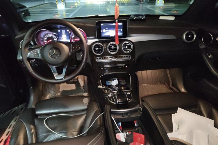 Used Mercedes-Benz GLC 2018 Facelift GLC 260 4MATIC Luxury Edition Center Console