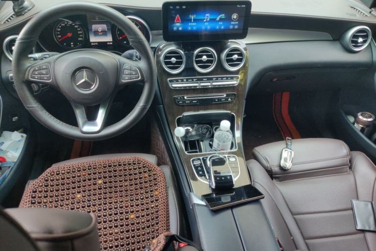Used Mercedes-Benz GLC 2018 GLC 260 4MATIC Dynamic Edition Center Console