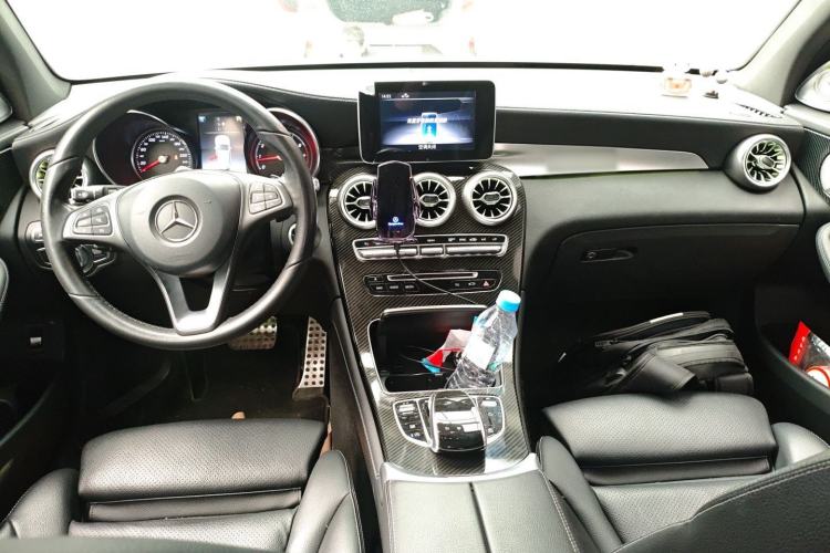 Used Mercedes-Benz GLC 2018 GLC 260 4MATIC Luxury Model Center Console