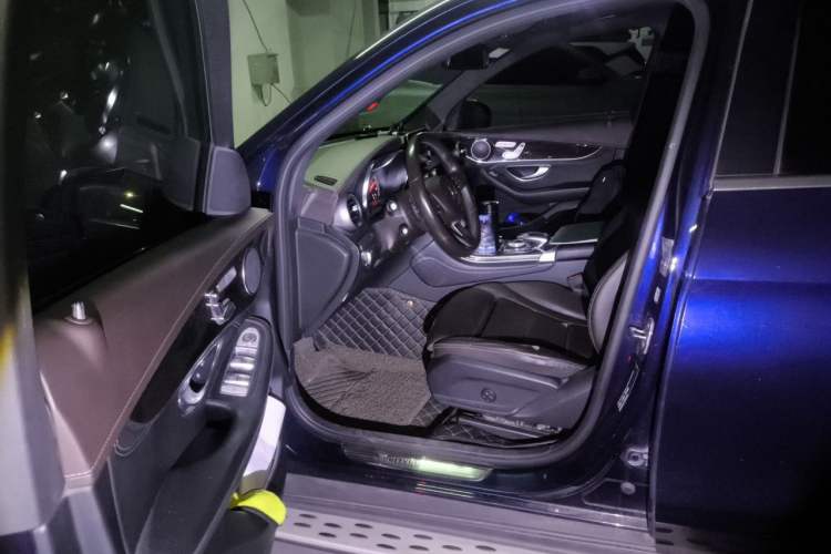 Used Mercedes-Benz GLC 2018 GLC 260 4MATIC Dynamic Edition Driver Seat