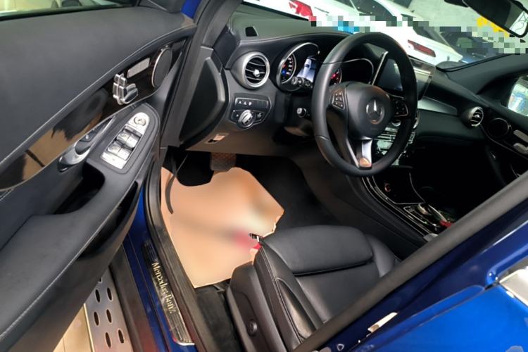 Used Mercedes-Benz GLC 2018 GLC 260 4MATIC Luxury Model Driver Seat