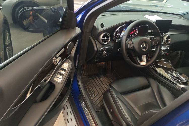 Used Mercedes-Benz GLC 2018 Facelift GLC 260 4MATIC Luxury Edition Driver Seat