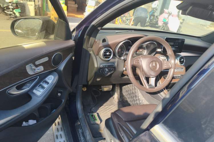 Used Mercedes-Benz GLC 2018 GLC 300 4MATIC Sport Edition Driver Seat