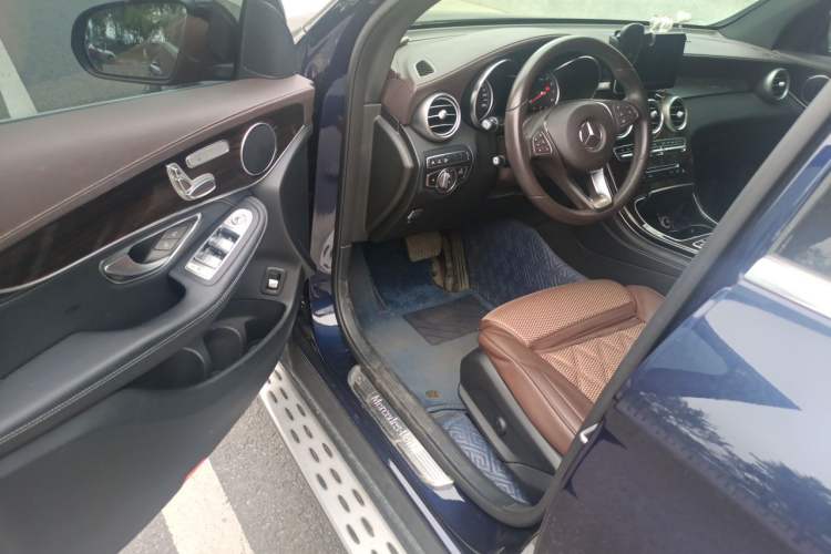 Used Mercedes-Benz GLC 2018 GLC 260 4MATIC Luxury Model Driver Seat