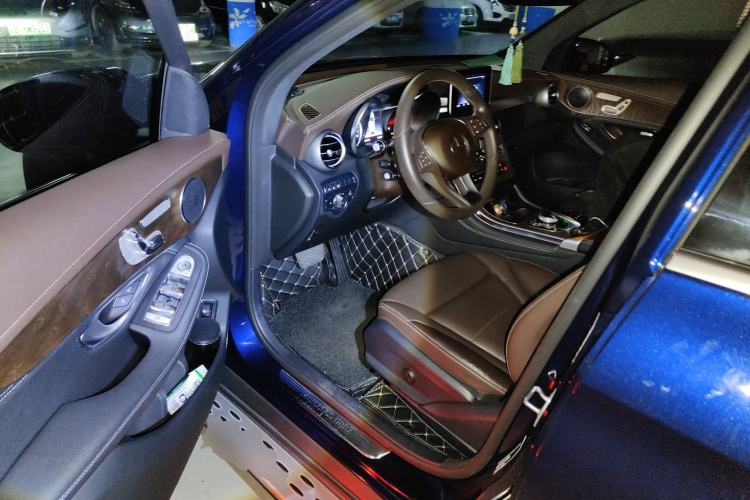 Used Mercedes-Benz GLC 2018 GLC 300 4MATIC Sport Edition Driver Seat