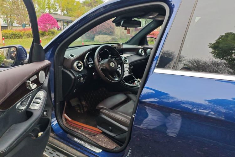 Used Mercedes-Benz GLC 2018 GLC 260 4MATIC Luxury Model Driver Seat