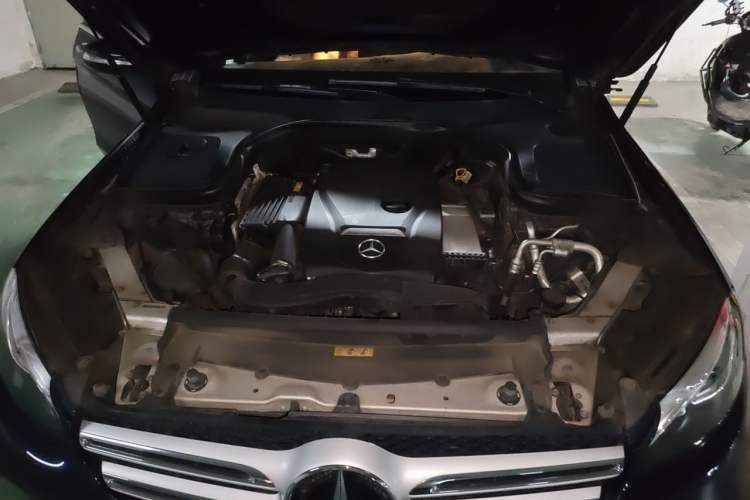 Used Mercedes-Benz GLC 2018 GLC 260 4MATIC Luxury Model Engine Bay