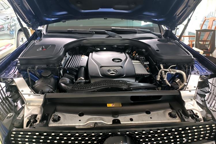 Used Mercedes-Benz GLC 2018 GLC 260 4MATIC Luxury Model Engine Bay