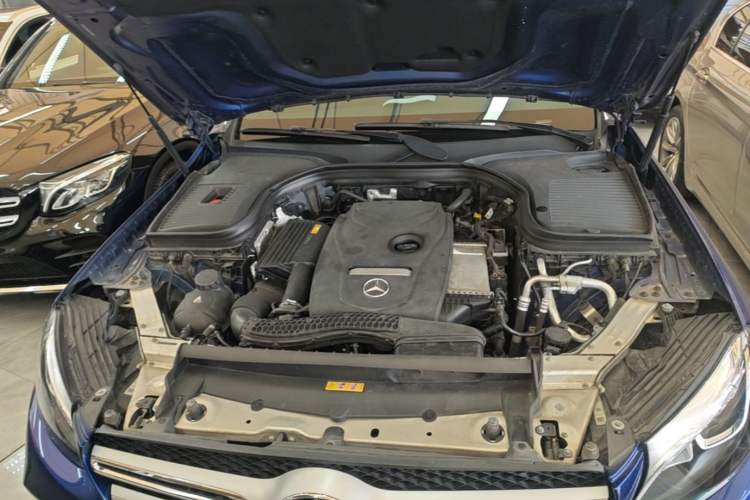 Used Mercedes-Benz GLC 2018 Facelift GLC 260 4MATIC Luxury Edition Engine Bay