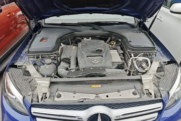 Used Mercedes-Benz GLC 2018 GLC 260 4MATIC Luxury Model Engine Bay
