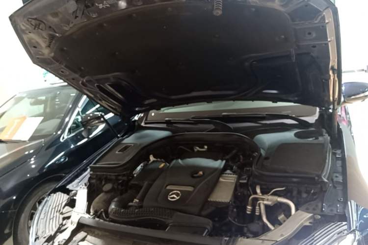 Used Mercedes-Benz GLC 2018 Facelift GLC 260 4MATIC Luxury Edition Engine Bay