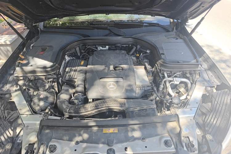 Used Mercedes-Benz GLC 2018 Facelift GLC 260 4MATIC Luxury Edition Engine Bay