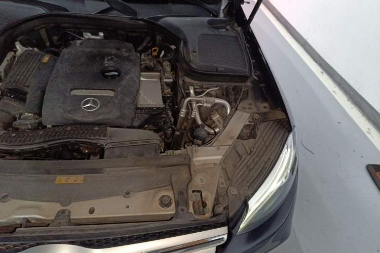 Used Mercedes-Benz GLC 2018 GLC 260 4MATIC Luxury Model Engine Bay Left