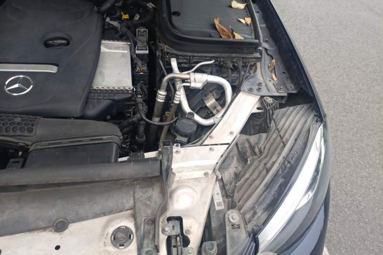 Used Mercedes-Benz GLC 2018 GLC 260 4MATIC Luxury Model Engine Bay Left