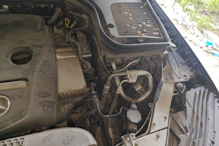 Used Mercedes-Benz GLC 2018 GLC 260 4MATIC Luxury Model Engine Bay Left