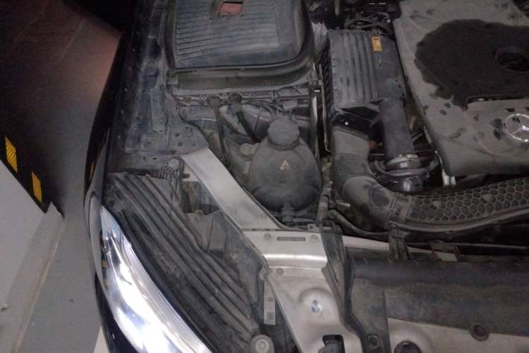 Used Mercedes-Benz GLC 2018 Facelifted GLC 260 4MATIC Dynamic Edition Engine Bay Right