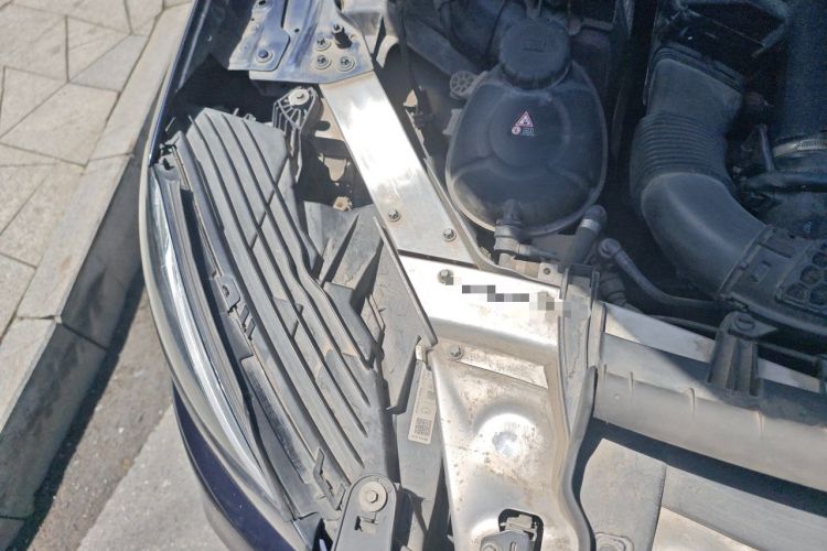 Used Mercedes-Benz GLC 2018 GLC 260 4MATIC Luxury Model Engine Bay Right