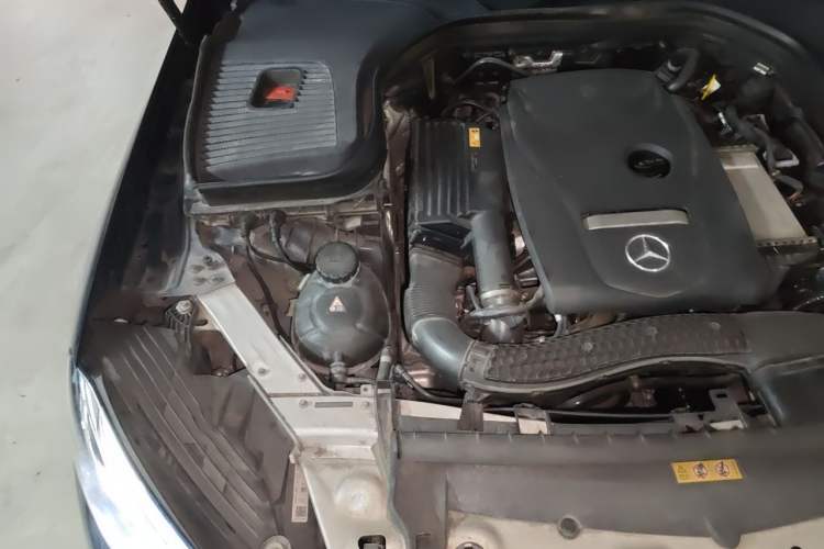 Used Mercedes-Benz GLC 2018 GLC 260 4MATIC Luxury Model Engine Bay Right
