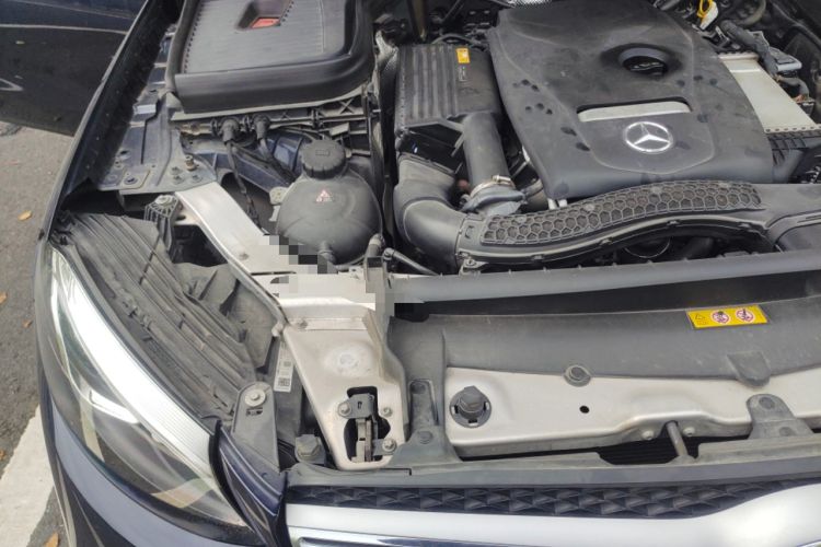 Used Mercedes-Benz GLC 2018 Facelift GLC 260 4MATIC Luxury Edition Engine Bay Right