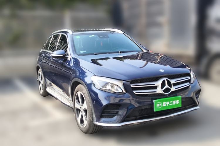 Used Mercedes-Benz GLC 2018 GLC 260 4MATIC Luxury Model Exterior 2