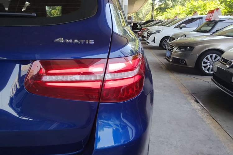 Used Mercedes-Benz GLC 2018 GLC 260 4MATIC Dynamic Edition Exterior 3