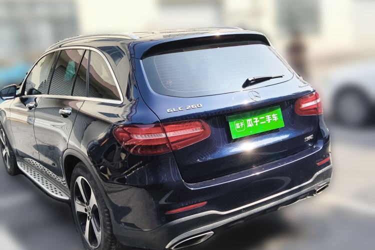 Used Mercedes-Benz GLC 2018 GLC 260 4MATIC Luxury Model Exterior 3