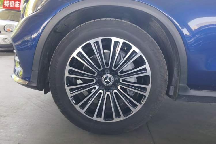 Used Mercedes-Benz GLC 2018 GLC 260 4MATIC Dynamic Edition Exterior 4
