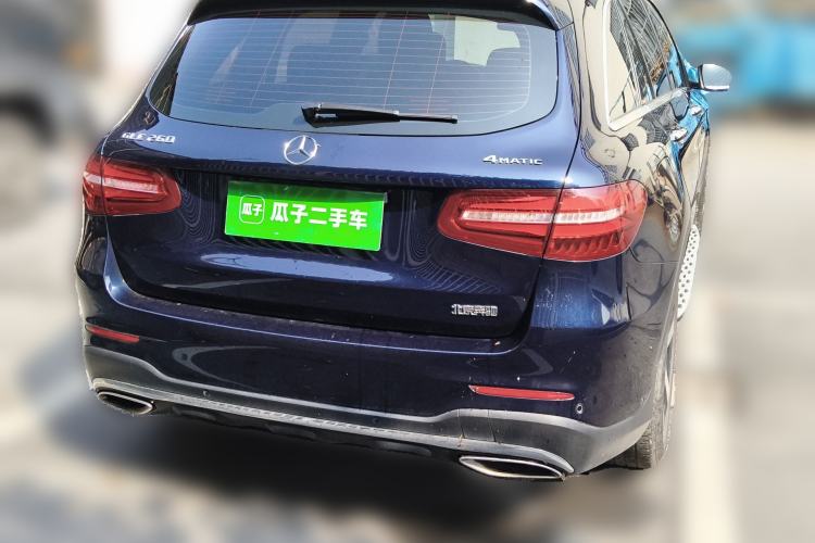 Used Mercedes-Benz GLC 2018 GLC 260 4MATIC Luxury Model Exterior 4