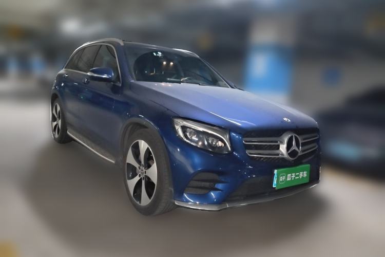 Used Mercedes-Benz GLC 2018 Refreshed GLC 300 4MATIC Dynamic Edition Front Right 45 Deg