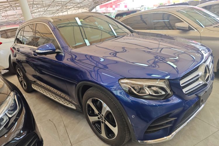 Used Mercedes-Benz GLC 2018 Facelift GLC 260 4MATIC Luxury Edition Front Right 45 Deg