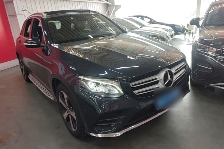 Used Mercedes-Benz GLC 2018 Facelift GLC 260 4MATIC Luxury Edition Front Right 45 Deg
