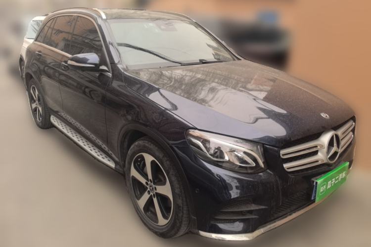 Used Mercedes-Benz GLC 2018 Facelift GLC 260 4MATIC Luxury Edition Front Right 45 Deg