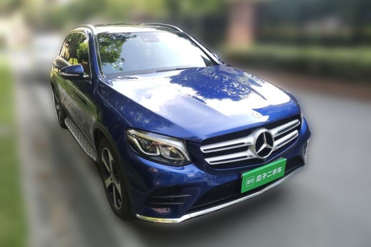 Used Mercedes-Benz GLC 2018 Facelift GLC 260 4MATIC Luxury Edition Front Right 45 Deg