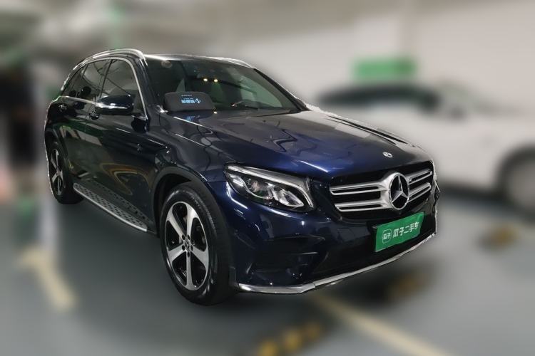 Used Mercedes-Benz GLC 2018 Facelift GLC 260 4MATIC Luxury Edition Front Right 45 Deg