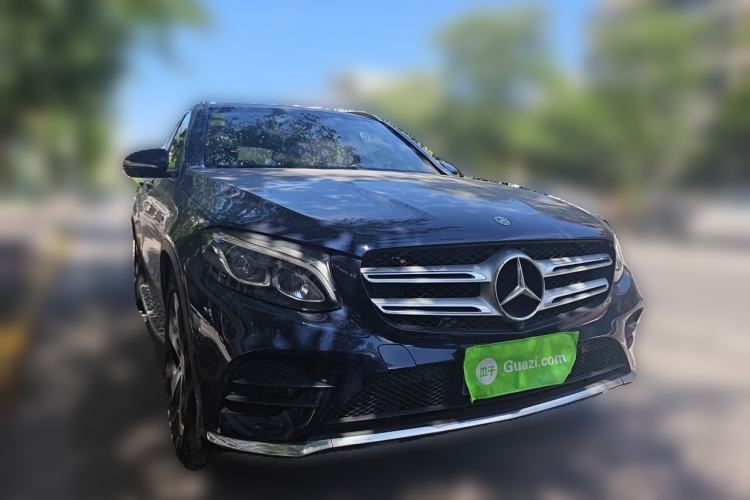Used Mercedes-Benz GLC 2018 Facelift GLC 260 4MATIC Luxury Edition Front Right 45 Deg