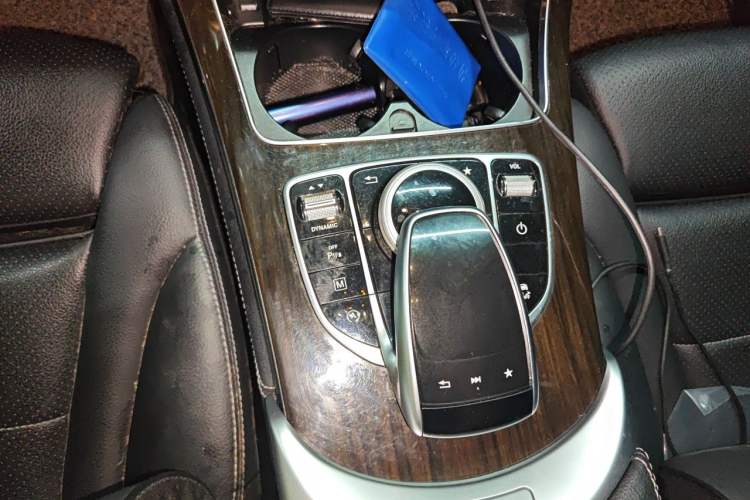 Used Mercedes-Benz GLC 2018 Facelifted GLC 260 4MATIC Dynamic Edition Gear Lever