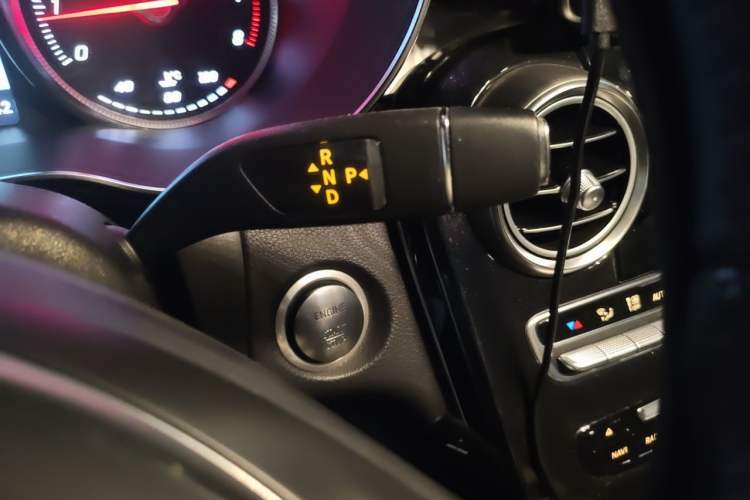 Used Mercedes-Benz GLC 2018 GLC 260 4MATIC Luxury Model Gear Lever