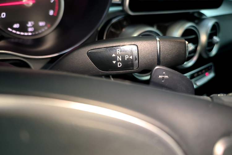 Used Mercedes-Benz GLC 2018 GLC 260 4MATIC Luxury Model Gear Lever
