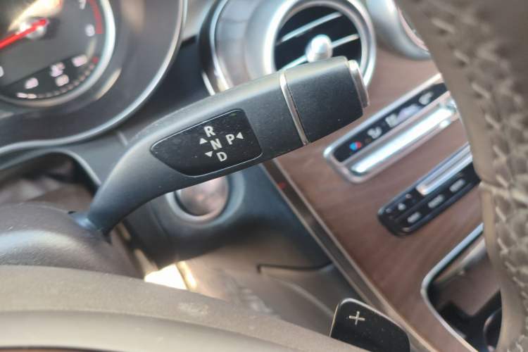 Used Mercedes-Benz GLC 2018 GLC 300 4MATIC Sport Edition Gear Lever