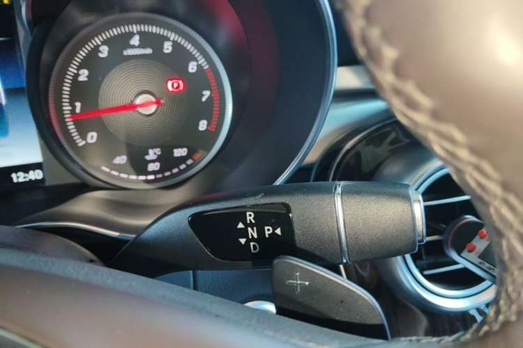 Used Mercedes-Benz GLC 2018 GLC 260 4MATIC Dynamic Edition Gear Lever