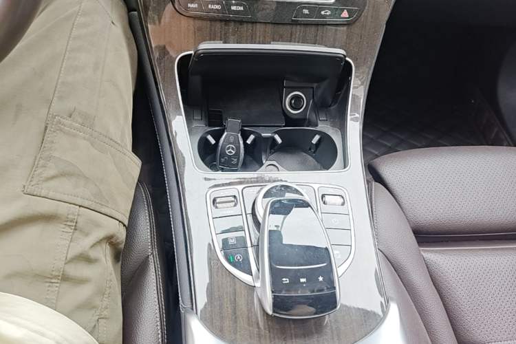 Used Mercedes-Benz GLC 2018 GLC 260 4MATIC Luxury Model Gear Lever