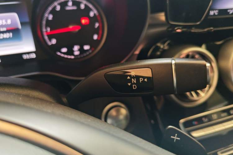 Used Mercedes-Benz GLC 2018 GLC 200 4MATIC Gear Lever